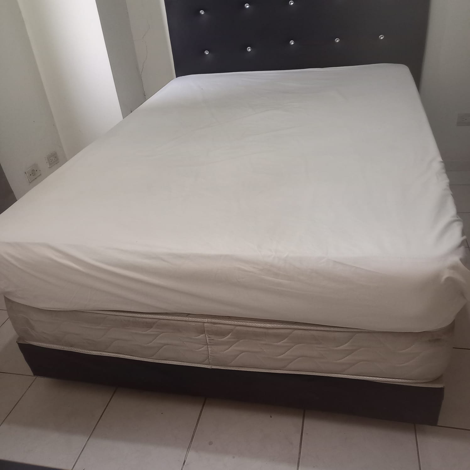 Vendo Cama Full con doble colchón Foto 7274179-1.jpg