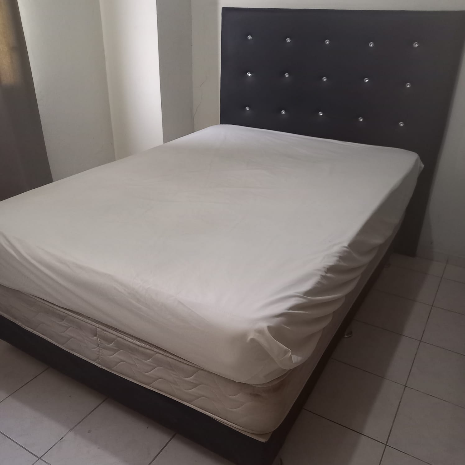 Vendo Cama Full con doble colchón Foto 7274179-2.jpg