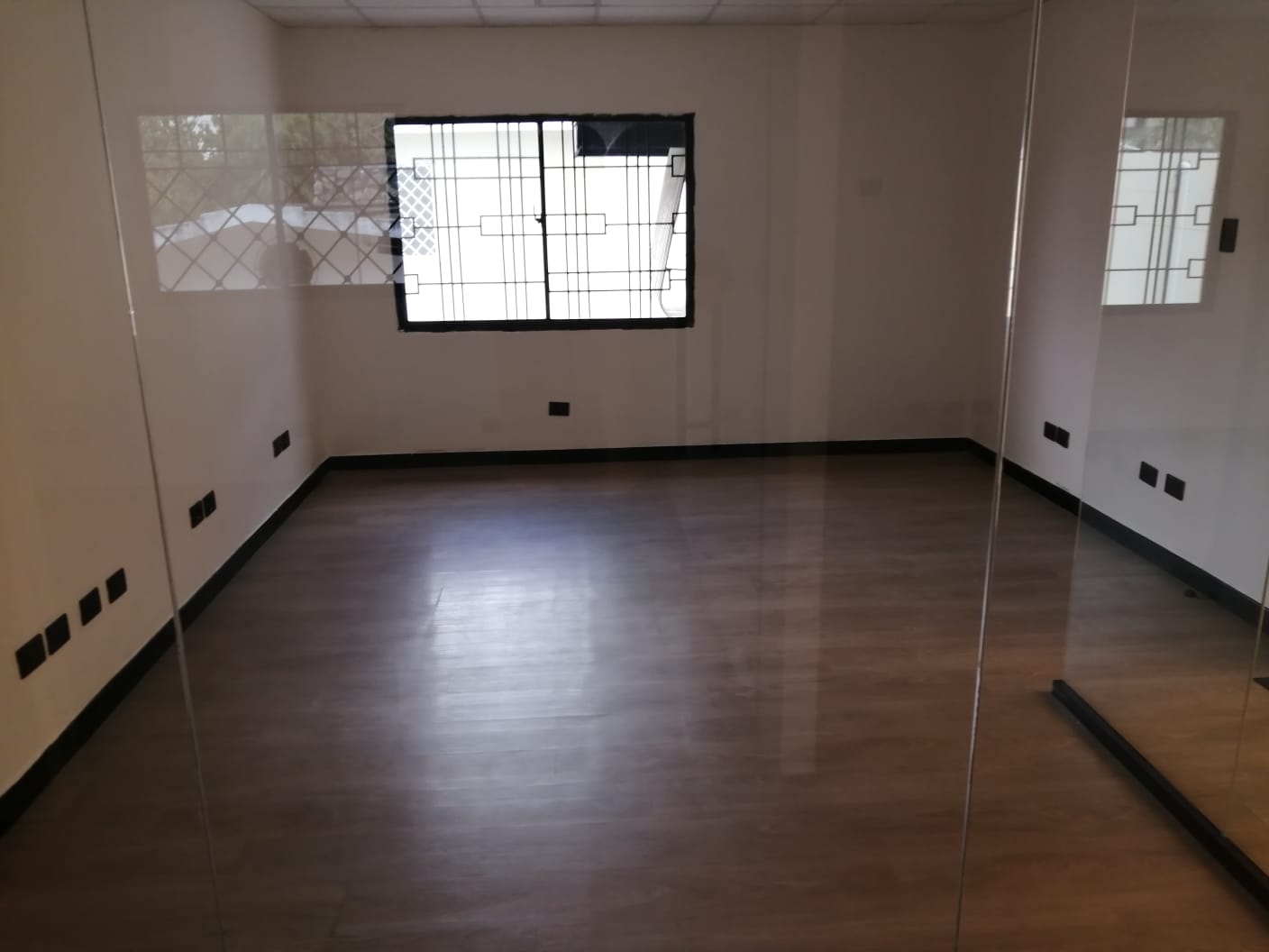 ALQUILO LOCAL DE OFICINAS 125 Mts.2 EN GAZCUE CALLE SANTIAGO   PROX. A Foto 7274222-2.jpg