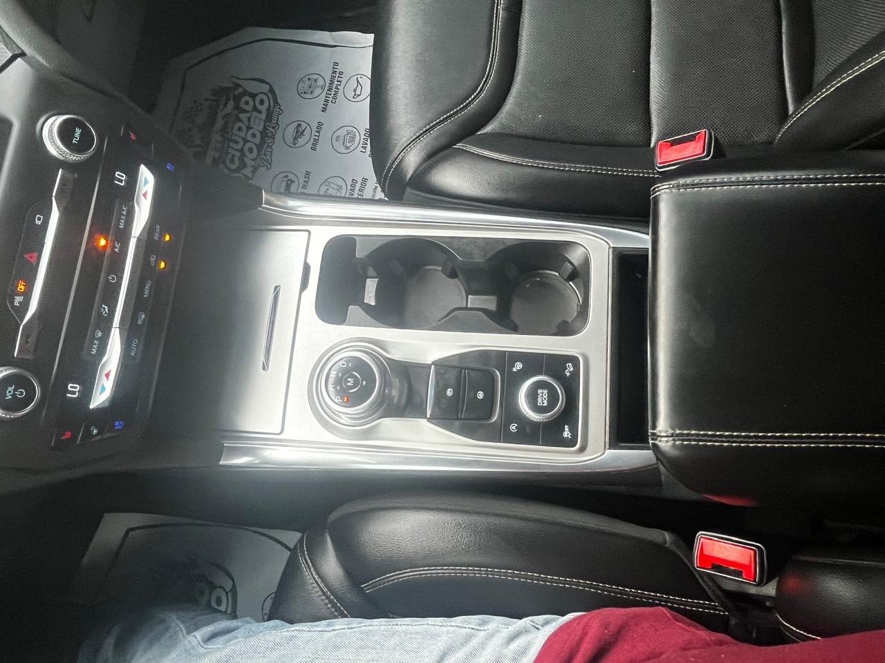 Ford Explorer ST 2020 Foto 7274239-6.jpg
