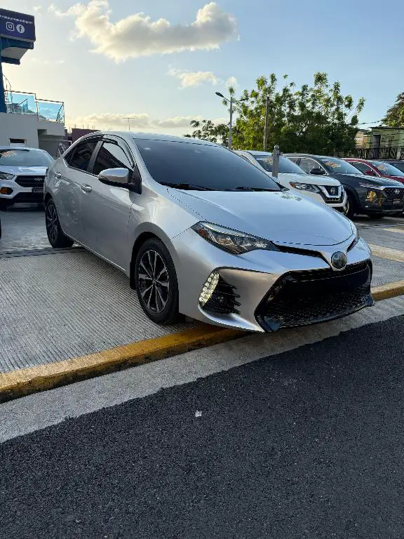 TOYOTA COROLLA SE 2018 Foto 7274309-3.jpg