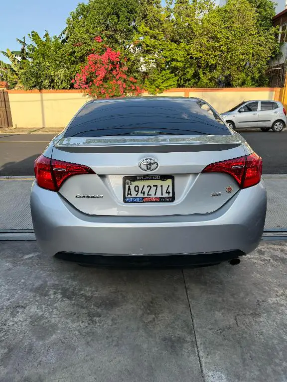 TOYOTA COROLLA SE 2018 Foto 7274309-5.jpg