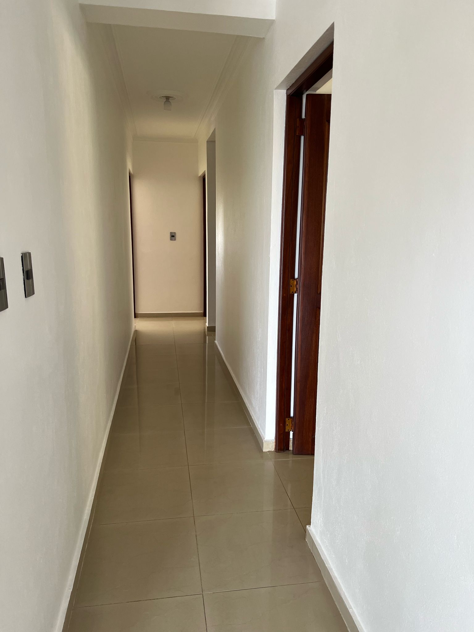 Alquilo apartamento 3 habitaciones 2 parqueos avenida independencia  Foto 7274317-3.jpg