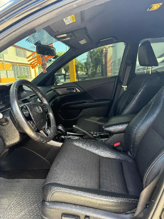 HONDA ACCORD SPORT Foto 7274329-4.jpg
