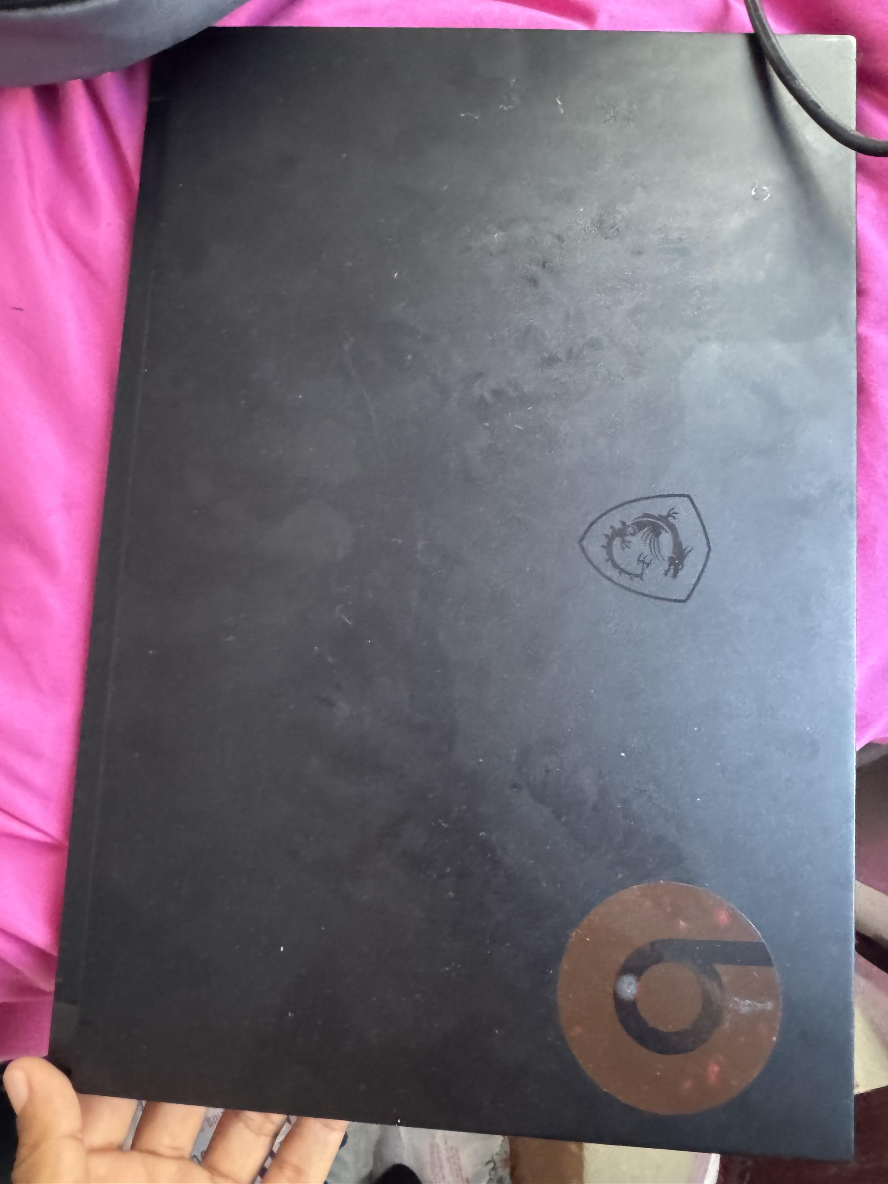 Oferta Flash se vende Laptop Gamer MSI pantalla danada Foto 7274425-3.jpg