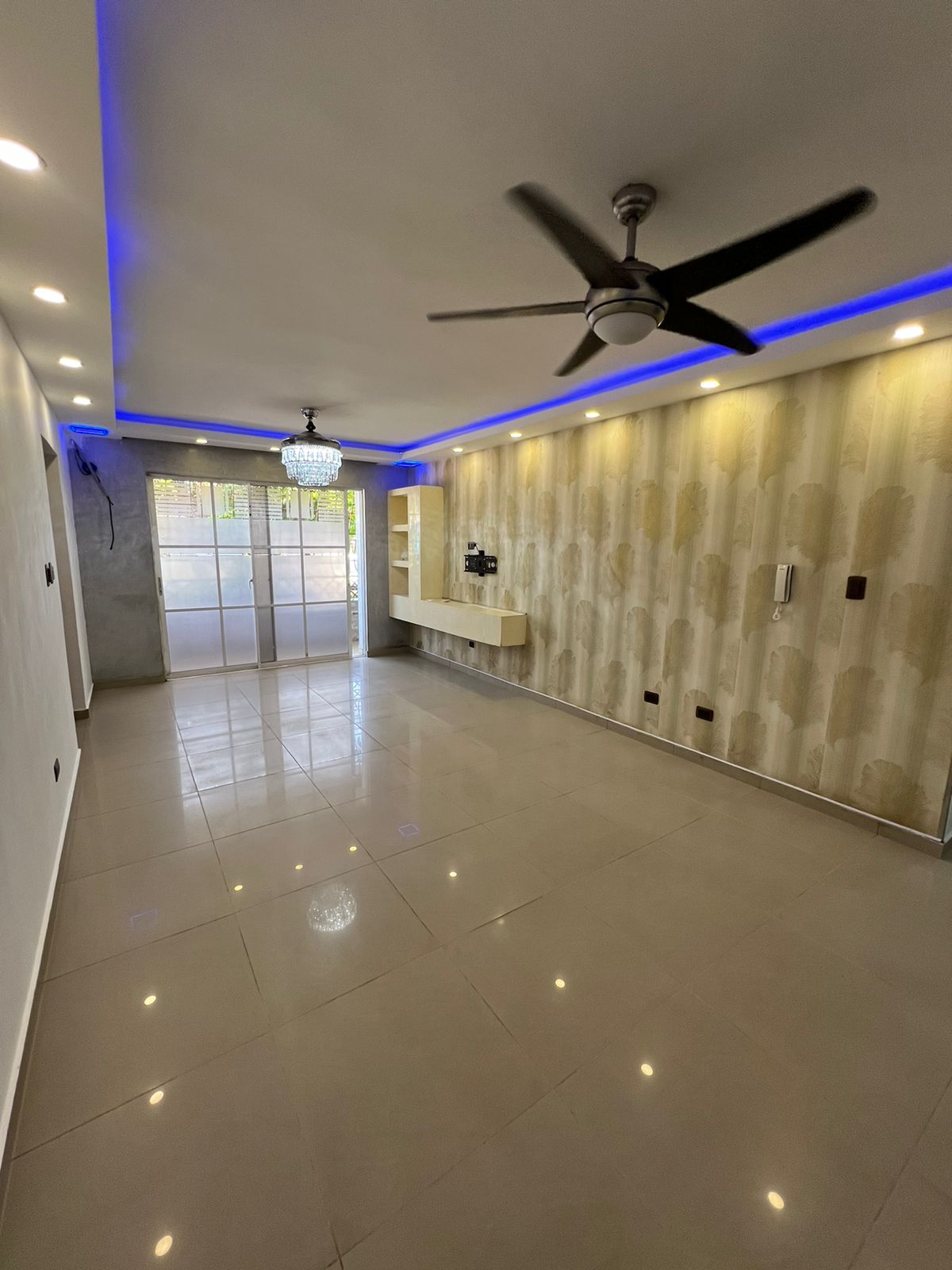 Espectacular Apto remodelado  primer piso 2 hab en avenida independenc Foto 7274469-1.jpg