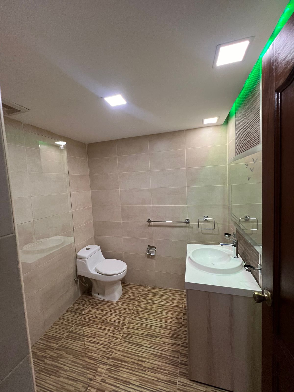 Espectacular Apto remodelado  primer piso 2 hab en avenida independenc Foto 7274469-9.jpg