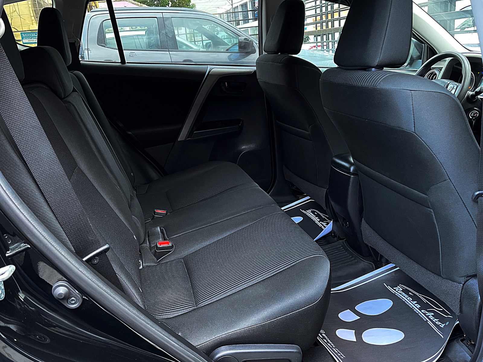TOYOTA RAV LE 4X4 2018 en Santo Domingo Este Foto 7274519-10.jpg