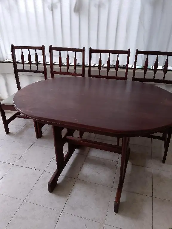 Juego de comedor caoba 4 sillas para reparar Foto 7274677-1.jpg