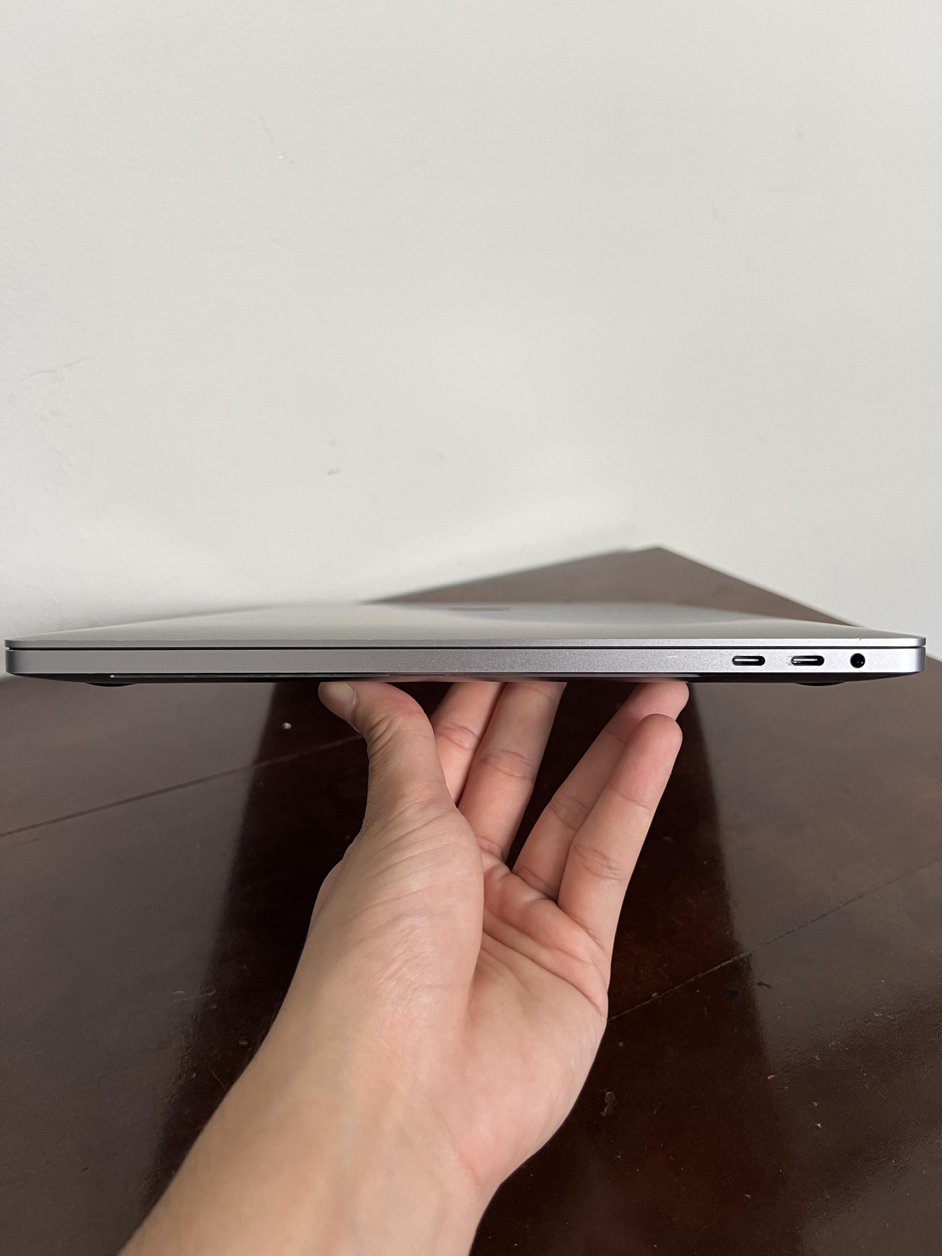 Vendo Laptop Apple Macbook Pro 16” Intel i9 2019  Foto 7274848-3.jpg
