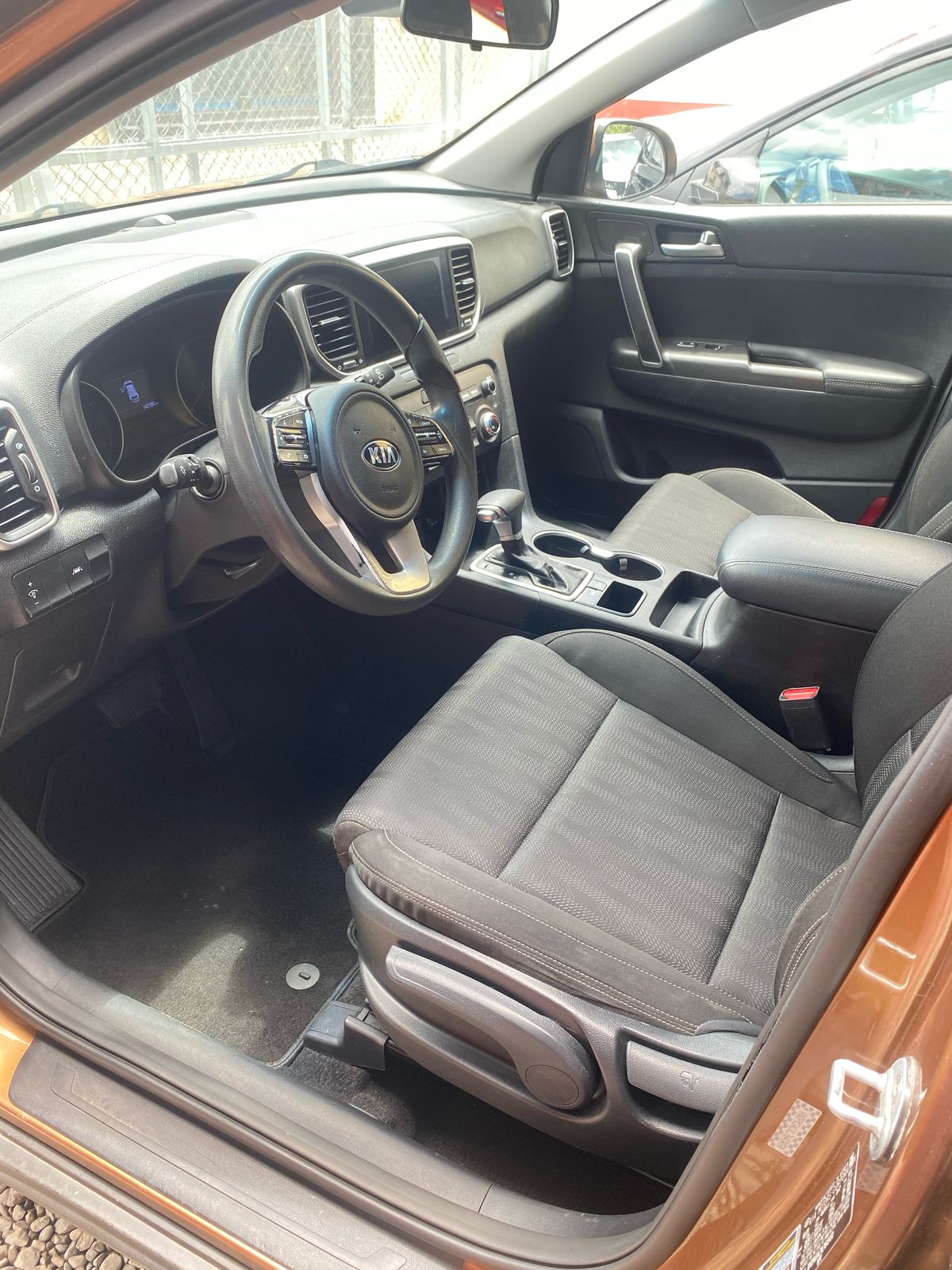 KIA SPORTAGE LX 2020 Foto 7274972-6.jpg