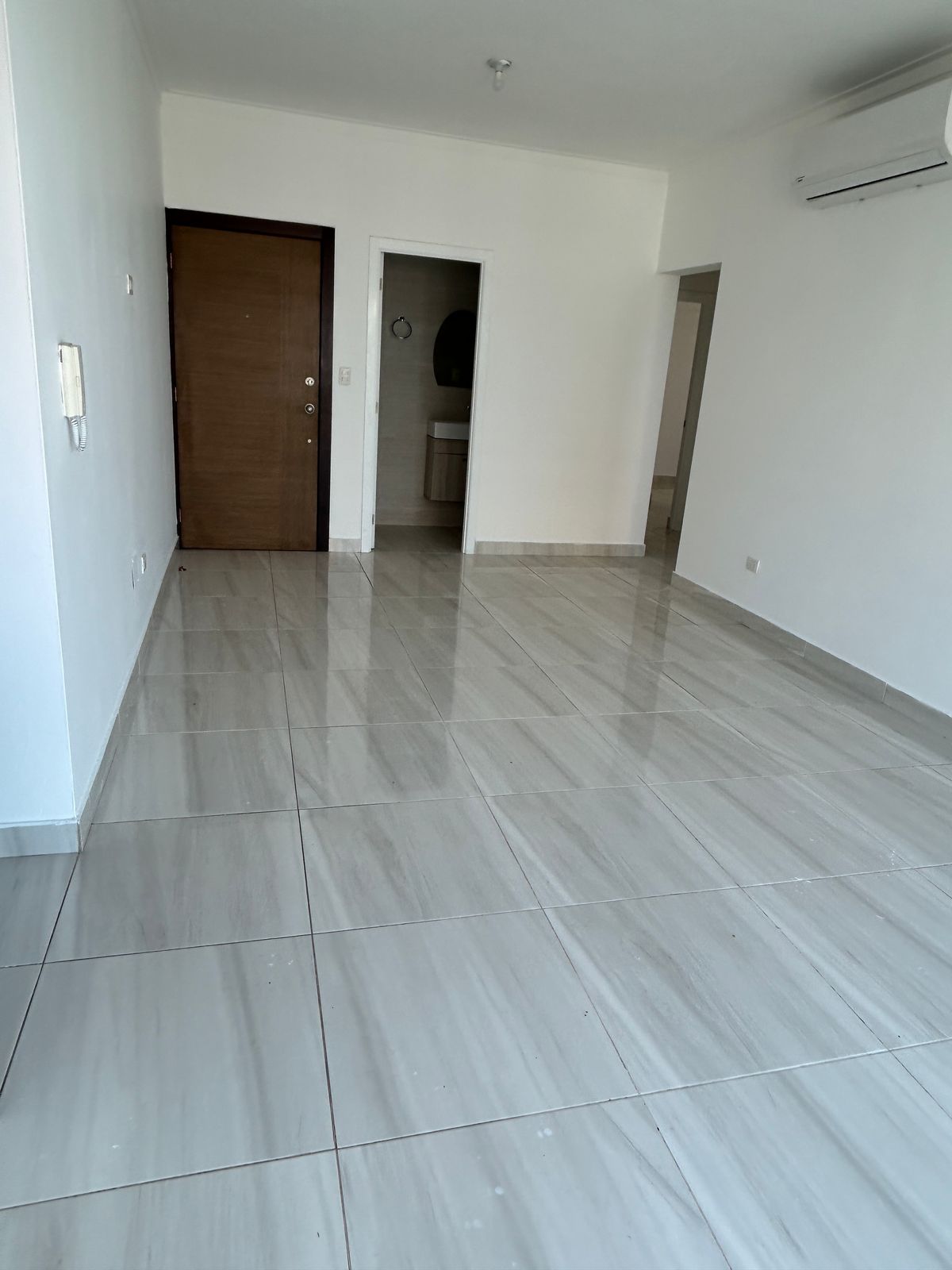 Apartamento de 3 habitaciónes en alquiler  en sector de Evaristo Moral Foto 7275038-5.jpg
