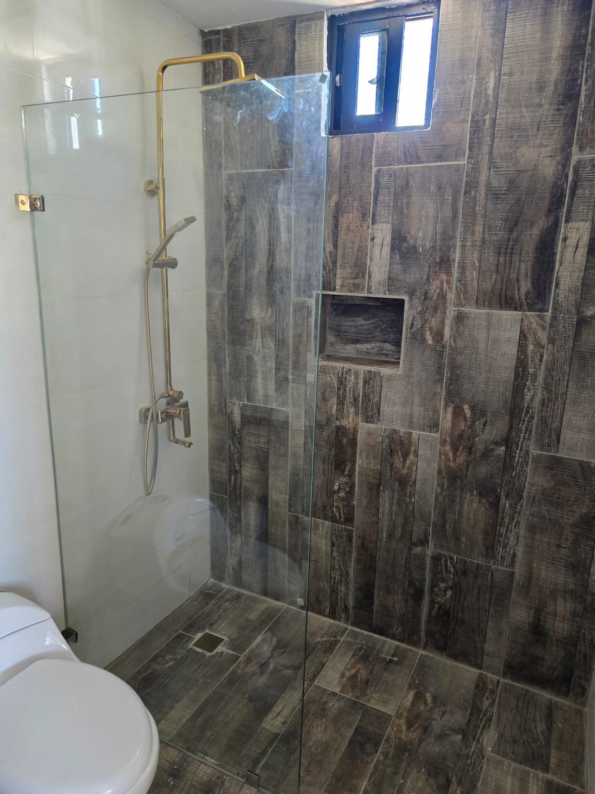 Vendo Apartamento REMODELADO Reparto Los 3 Ojos 3 HABS. 115 Mts.2 4to  Foto 7275187-2.jpg