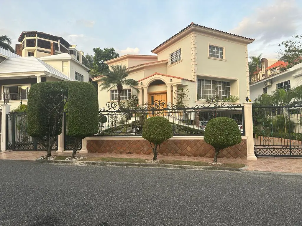 VENDO O ALQUILO SUPER CASA DE 3 NIV. EN ARROYO HONDO III CON TERMINACI Foto 7275805-15.jpg