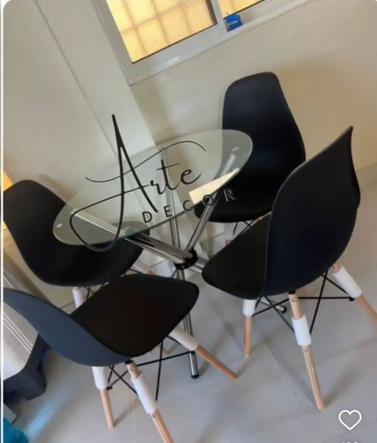 Comedor nordico 4 sillas negro Foto 7275953-1.jpg