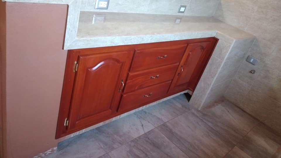 Gabinetes de cocina en madera de caoba a la medida  Foto 7275983-1.jpg