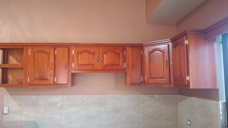 Gabinetes de cocina en madera de caoba a la medida  Foto 7275983-2.jpg