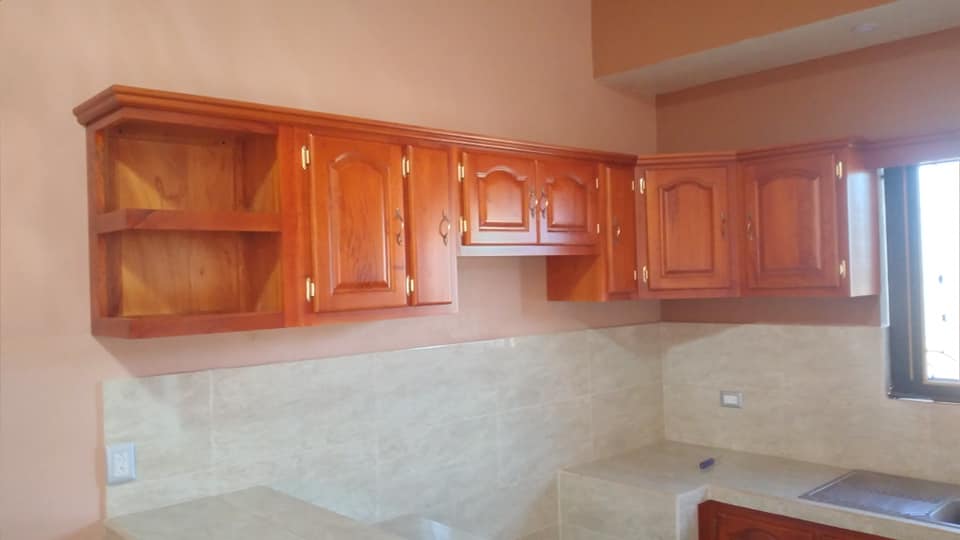Gabinetes de cocina en madera de caoba a la medida  Foto 7275983-3.jpg