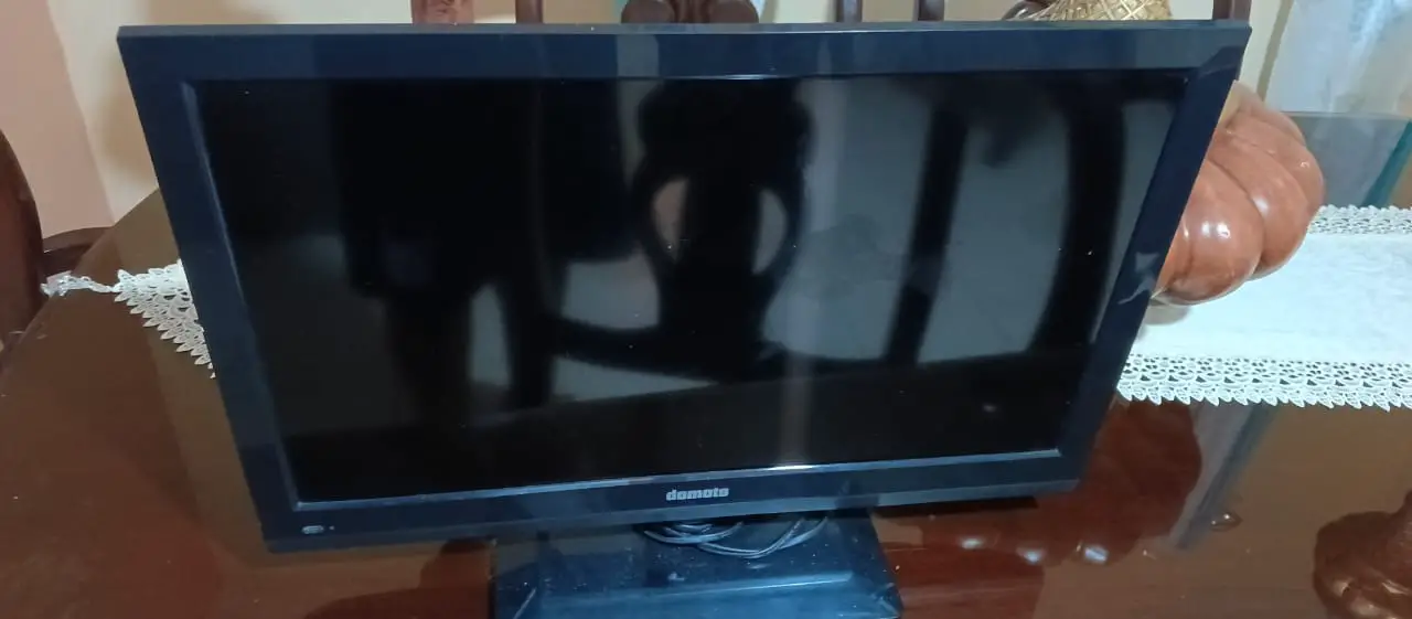 Television Domoto para piezas o reparar Foto 7276092-8.jpg