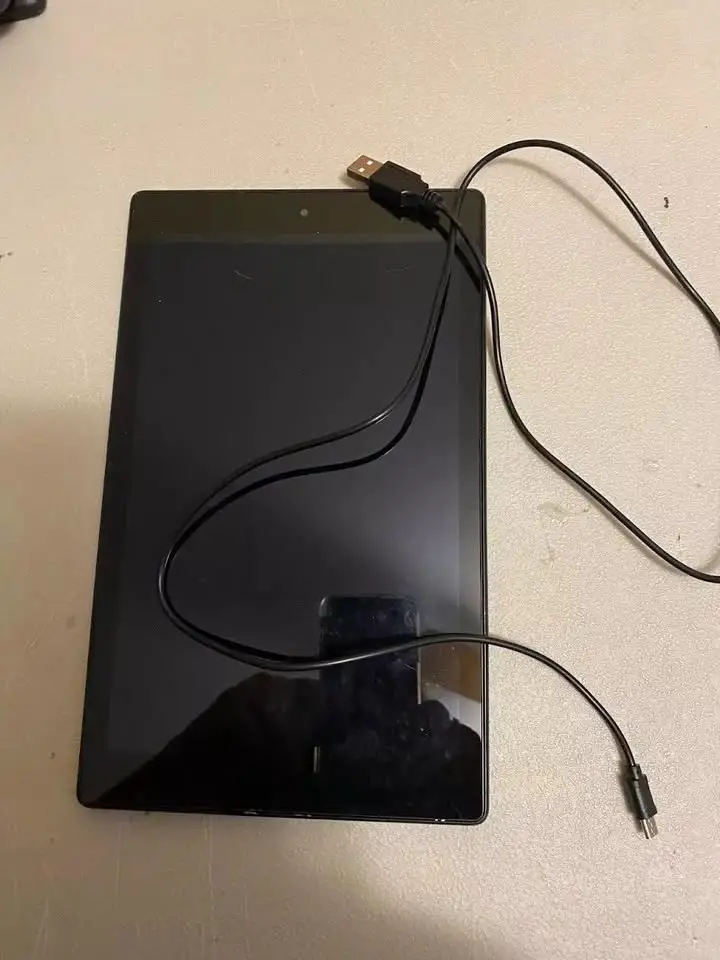 Amazon Fire HD 10 32 GB Wi-Fi Foto 7276857-2.jpg