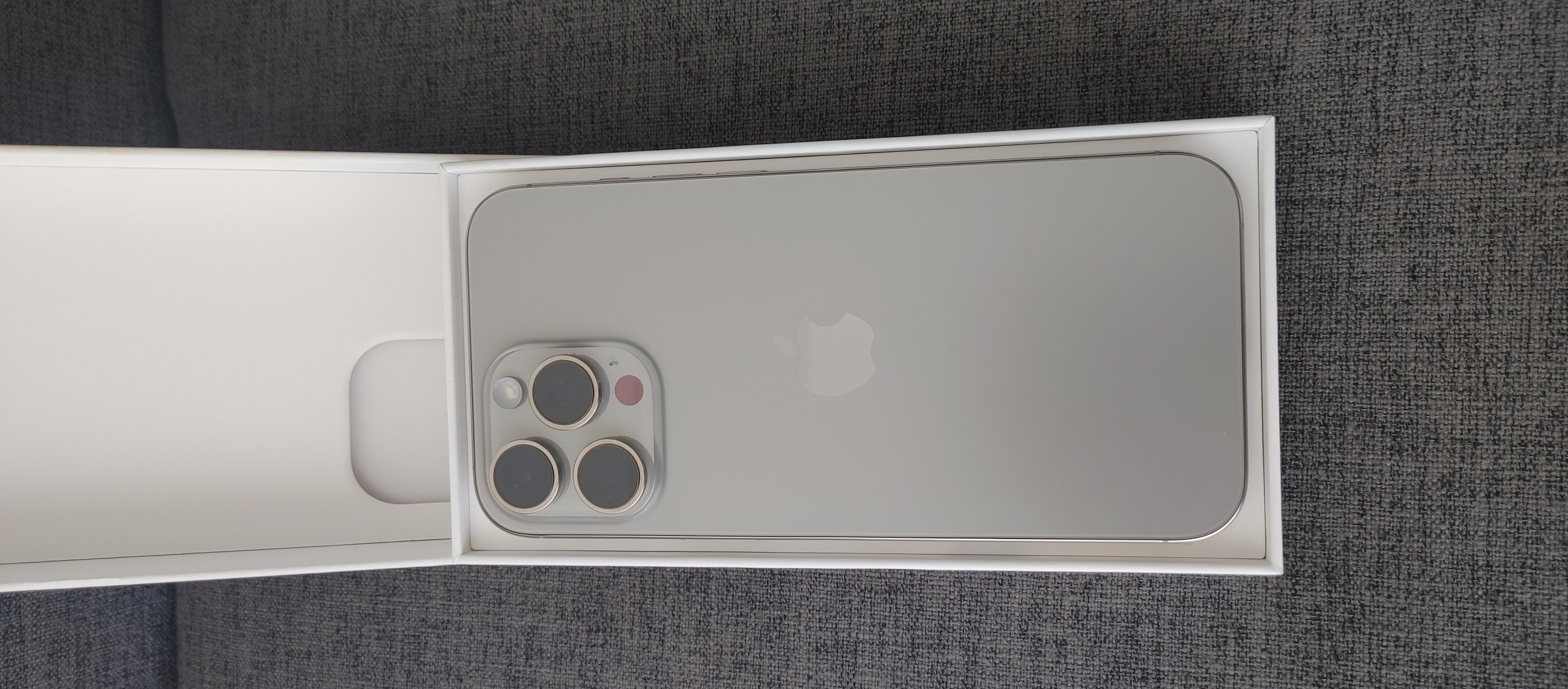 Iphone 16 pro max 256 gb Foto 7276910-5.jpg