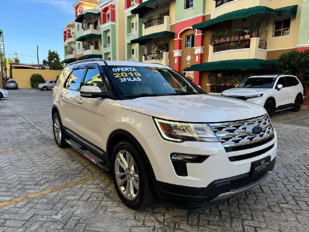 Ford Explorer XLT tres filas año 2019 Foto 7277495-1.jpg