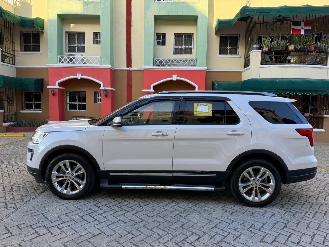 Ford Explorer XLT tres filas año 2019 Foto 7277495-3.jpg