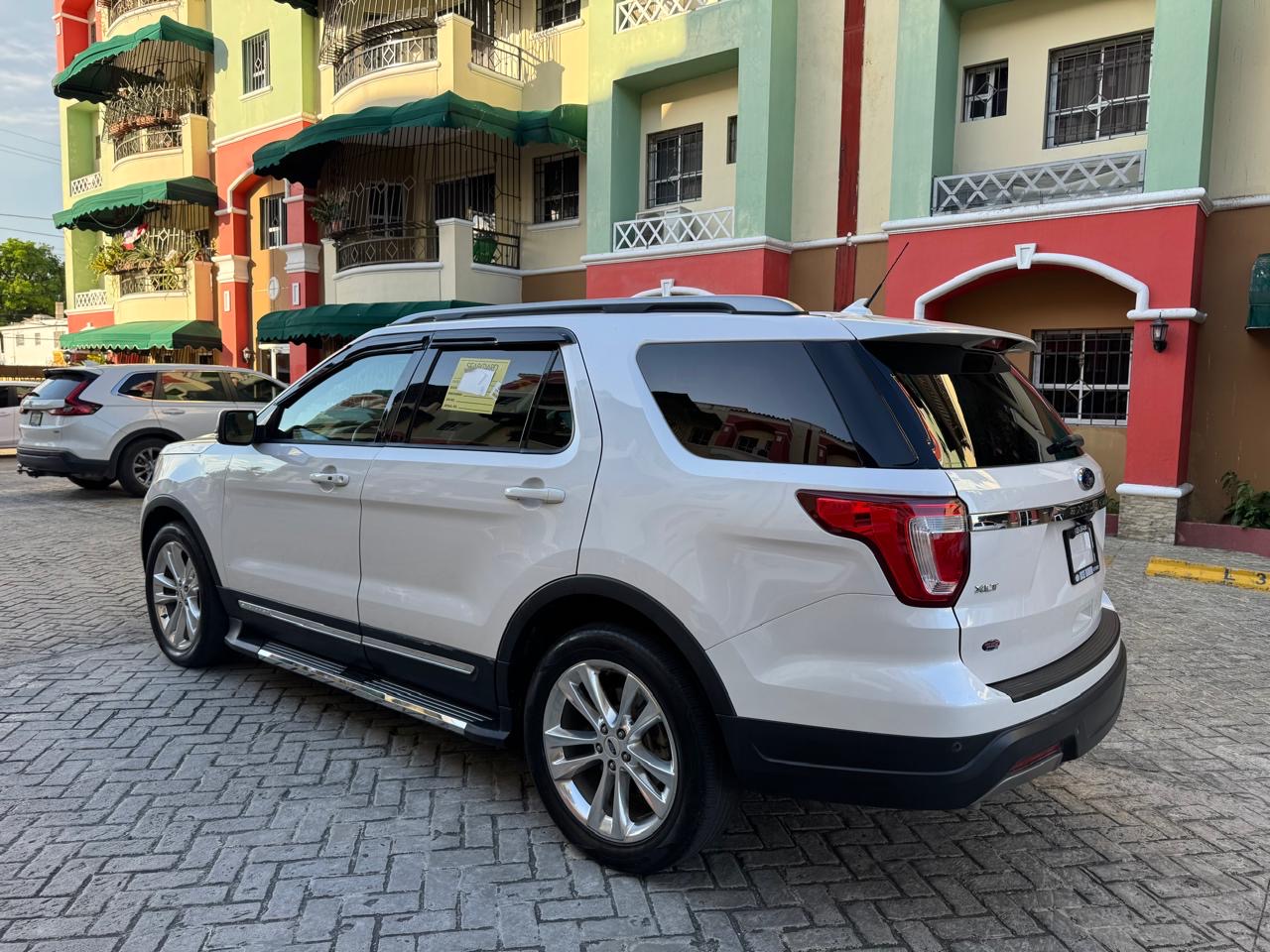 Ford Explorer XLT tres filas año 2019 Foto 7277495-4.jpg