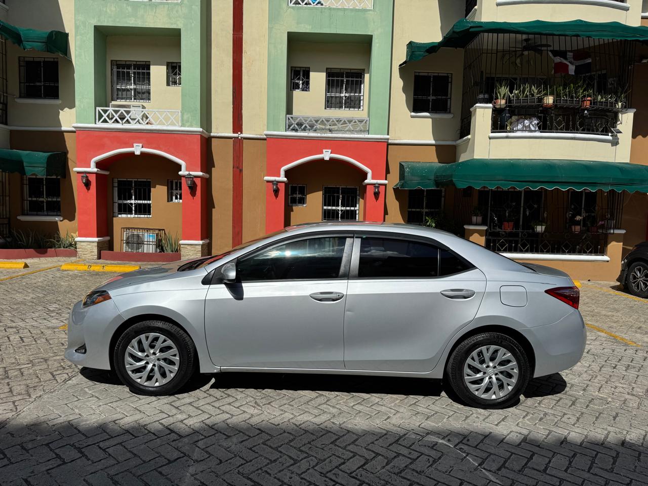 Toyota Corolla LE año 2019 Foto 7277500-3.jpg