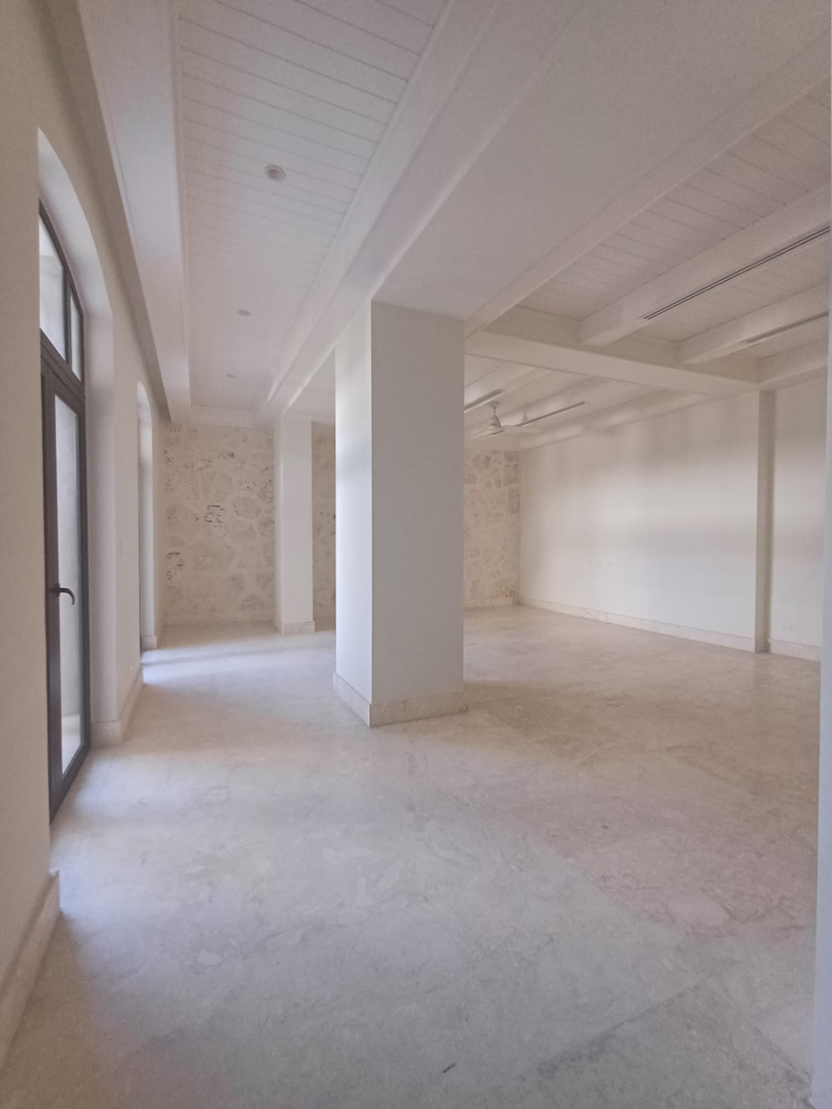 Venta Apart-Hotel. USD10500000 Zona Colonial Foto 7277830-12.jpg
