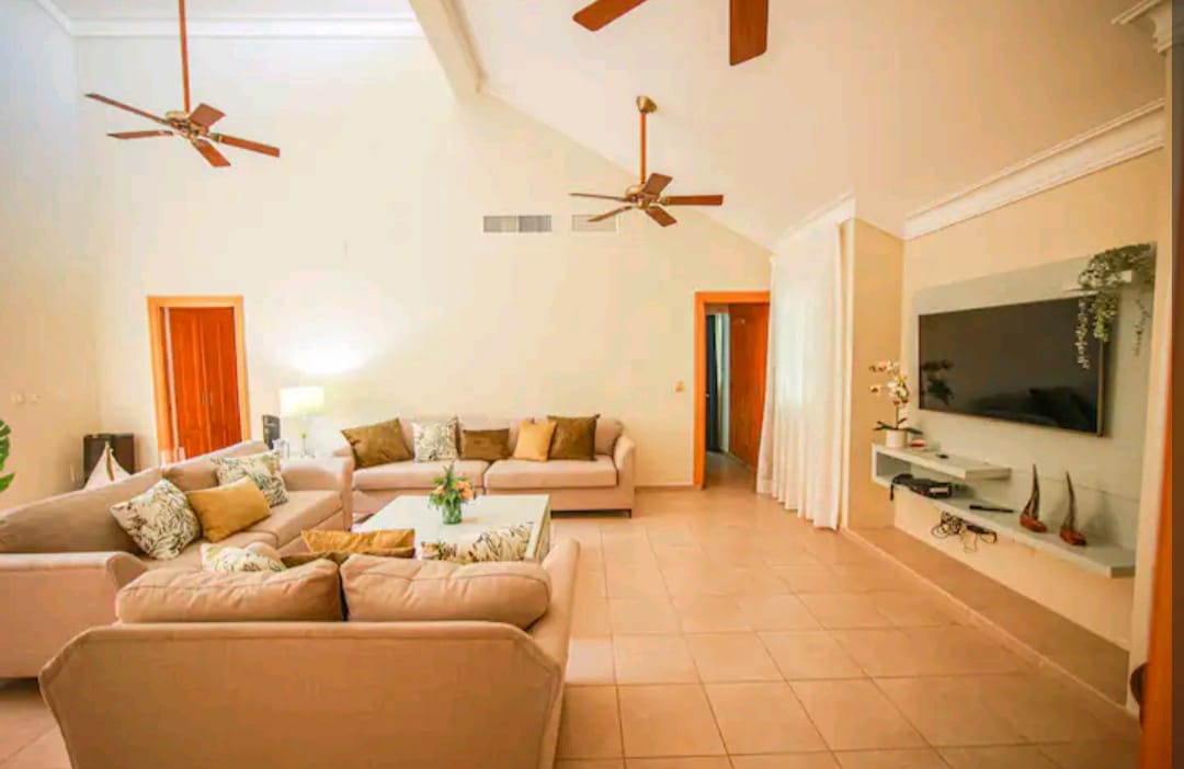 Villa de 4 Habitaciones en Venta en Juan Dolió.  Foto 7277933-9.jpg