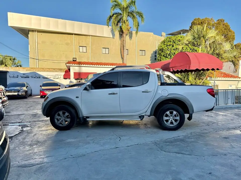 Mitsubishi L200 Sportero 2007 - DIESEL - 4X4  Foto 7278405-4.jpg