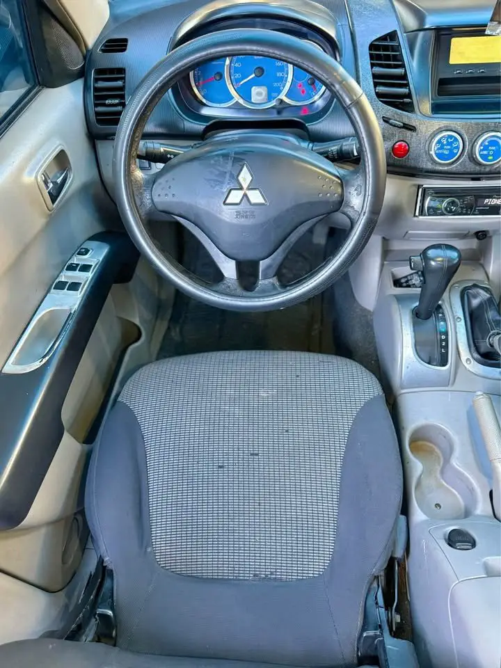 Mitsubishi L200 Sportero 2007 - DIESEL - 4X4  Foto 7278405-7.jpg