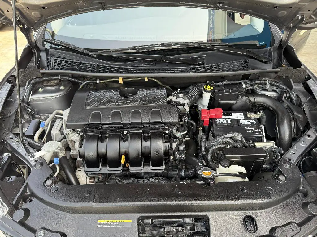 nissan sentra sr Foto 7278437-10.jpg