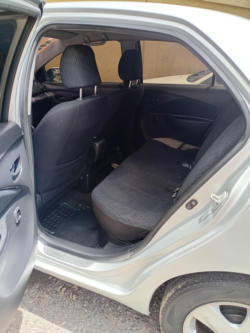 Toyota Yaris 2007 sedan Foto 7279067-1.jpg