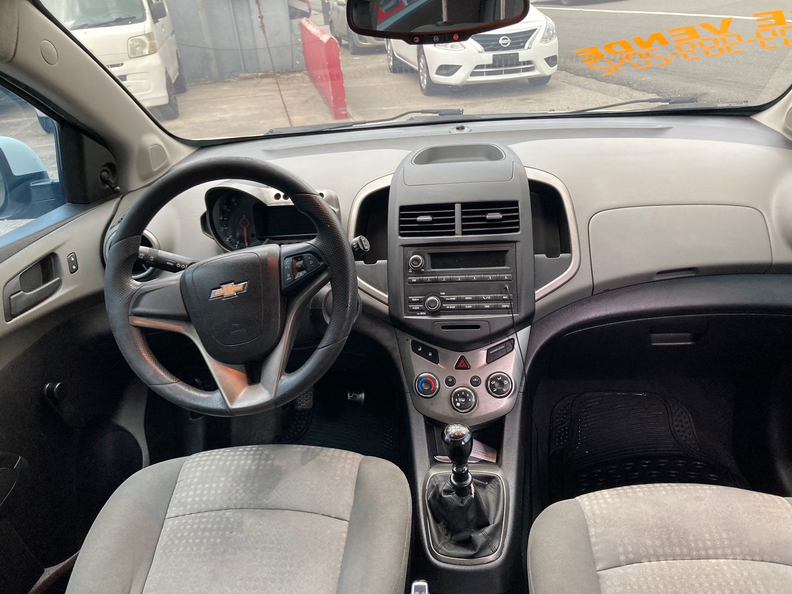 Chevrolet Sonic LS Hatchback 2015 Manual  Foto 7279573-8.jpg