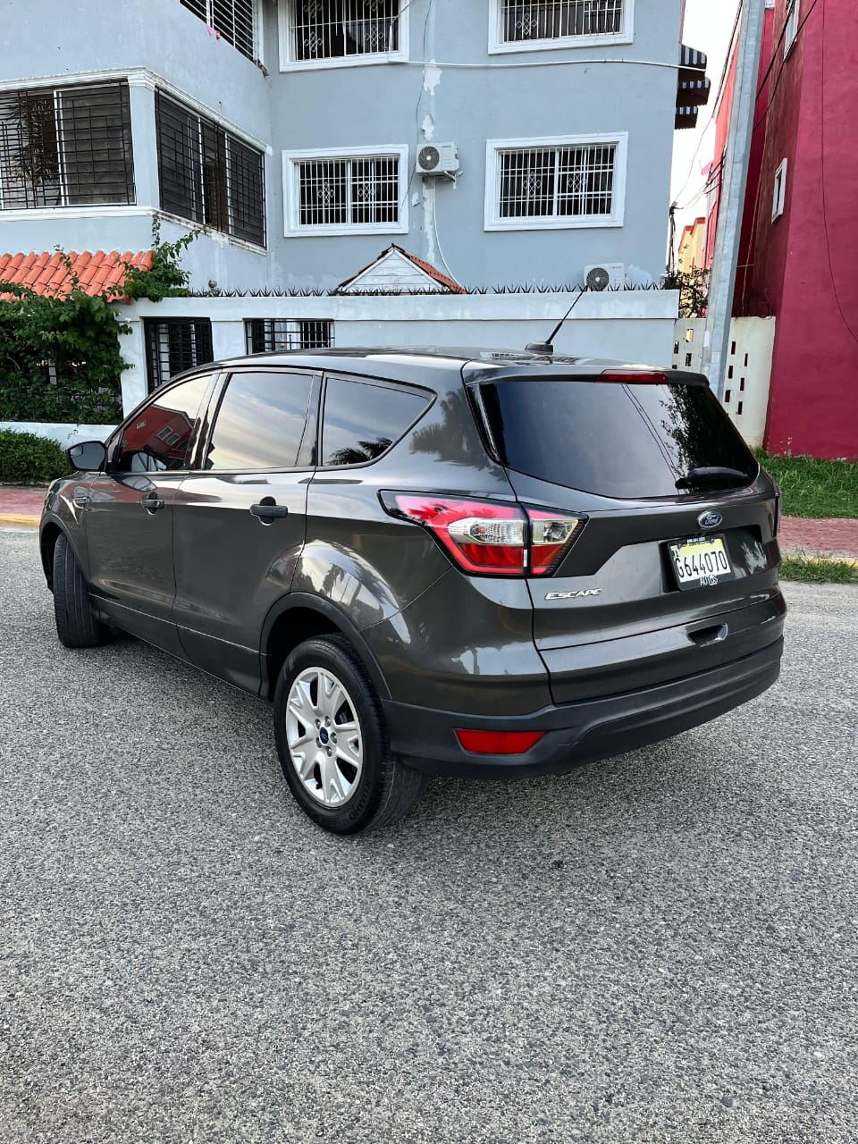 2017 Ford Escape S Foto 7279738-2.jpg