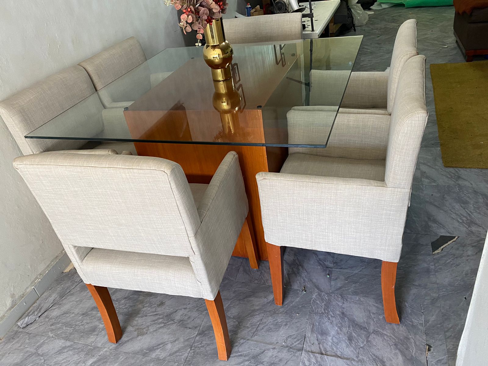 Disponible comedor apto para 4 y 6 sillas tapizadas en telas canvas. Foto 7279804-2.jpg