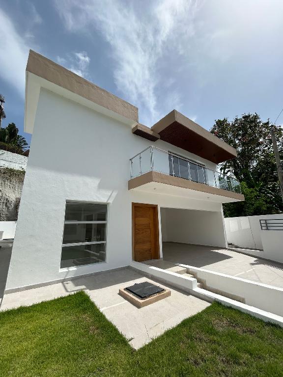 Presentamos una elegante casa en una excelente ubicación en Altos de A Foto 7279887-1.jpg