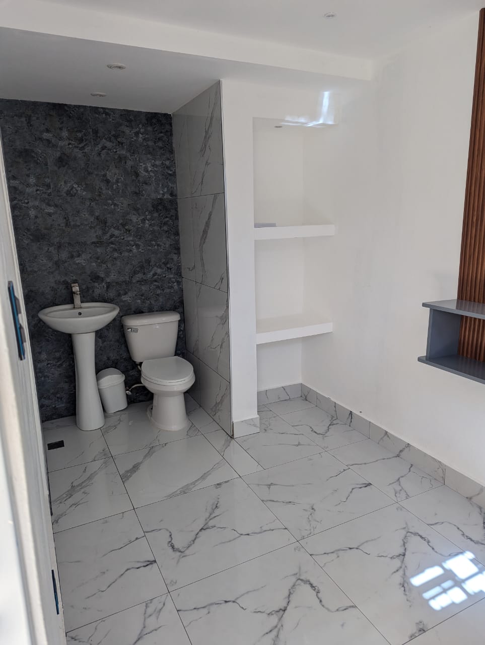 Se Vende Casa Amueblada En Altos Del Parque - Santo Domingo Norte Foto 7280028-11.jpg