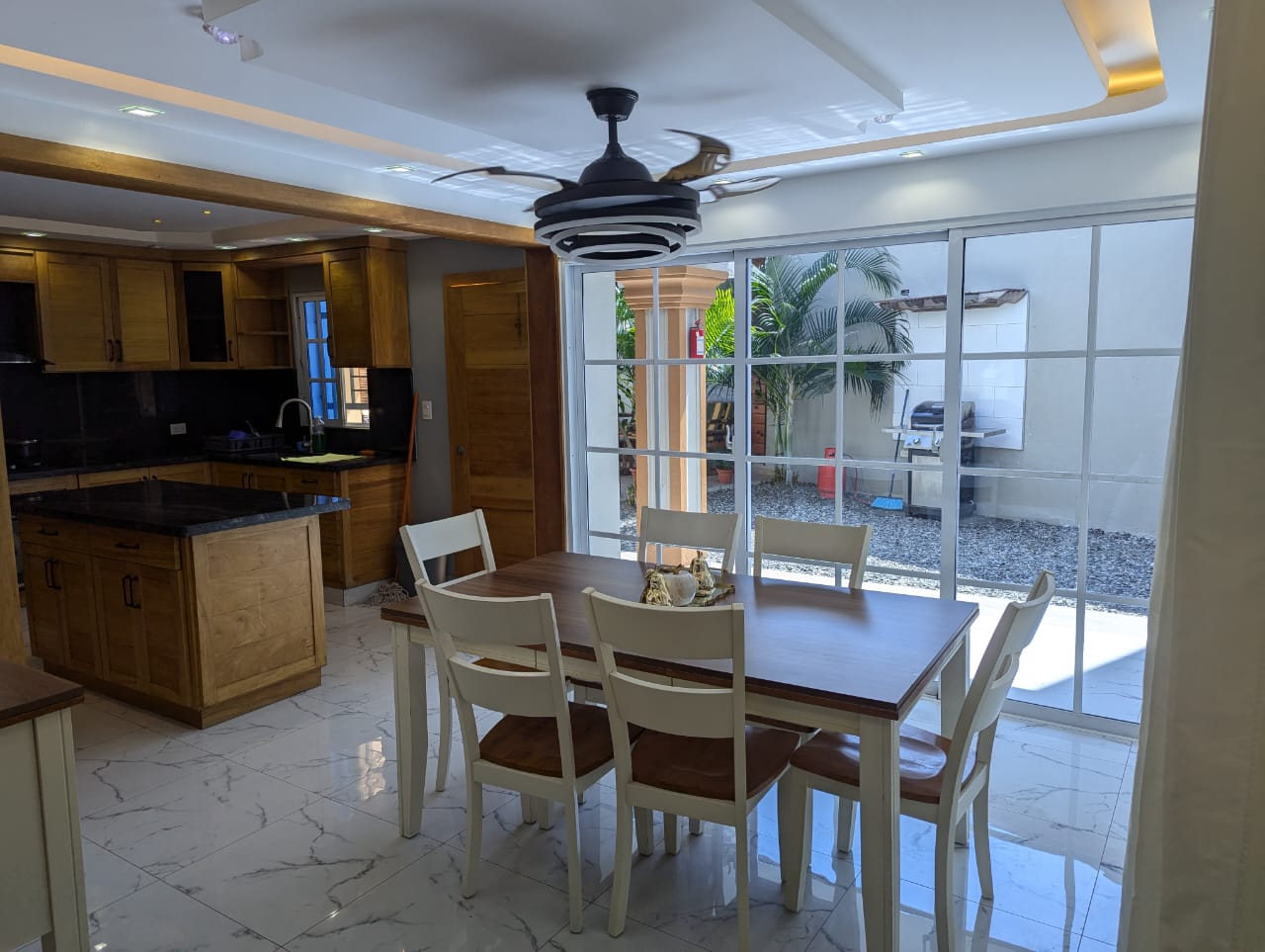 Se Vende Casa Amueblada En Altos Del Parque - Santo Domingo Norte Foto 7280028-2.jpg
