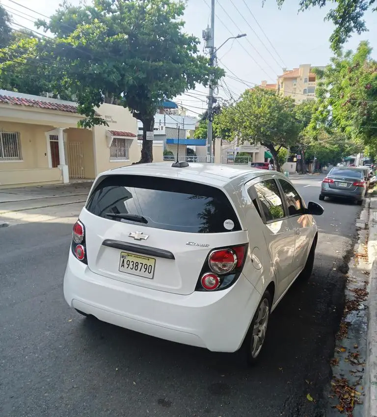 Chevy Sonic LS Hatchback 2015 Manual  Foto 7280518-5.jpg