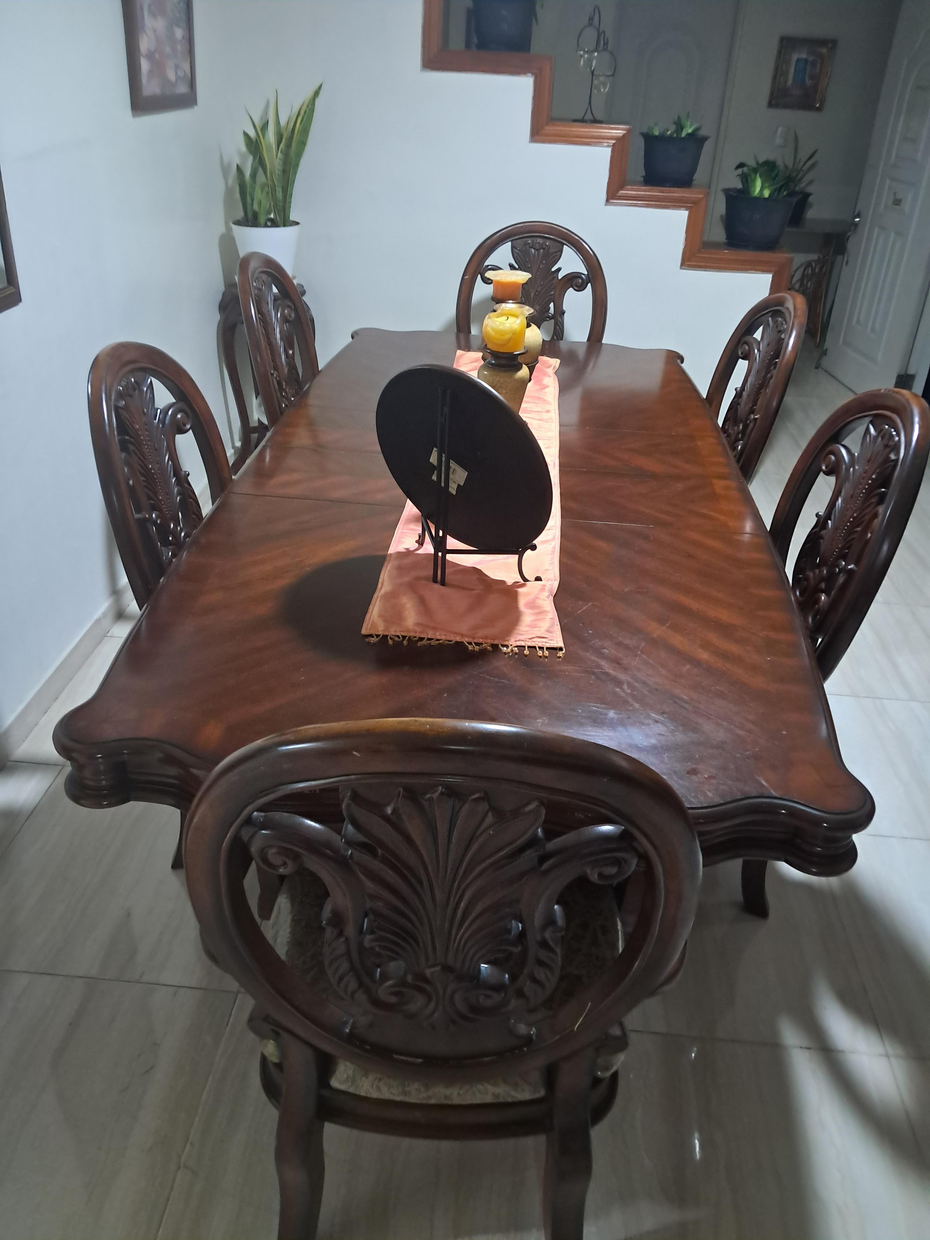 Comedor exclusivo de 6 sillas  Foto 7280601-3.jpg