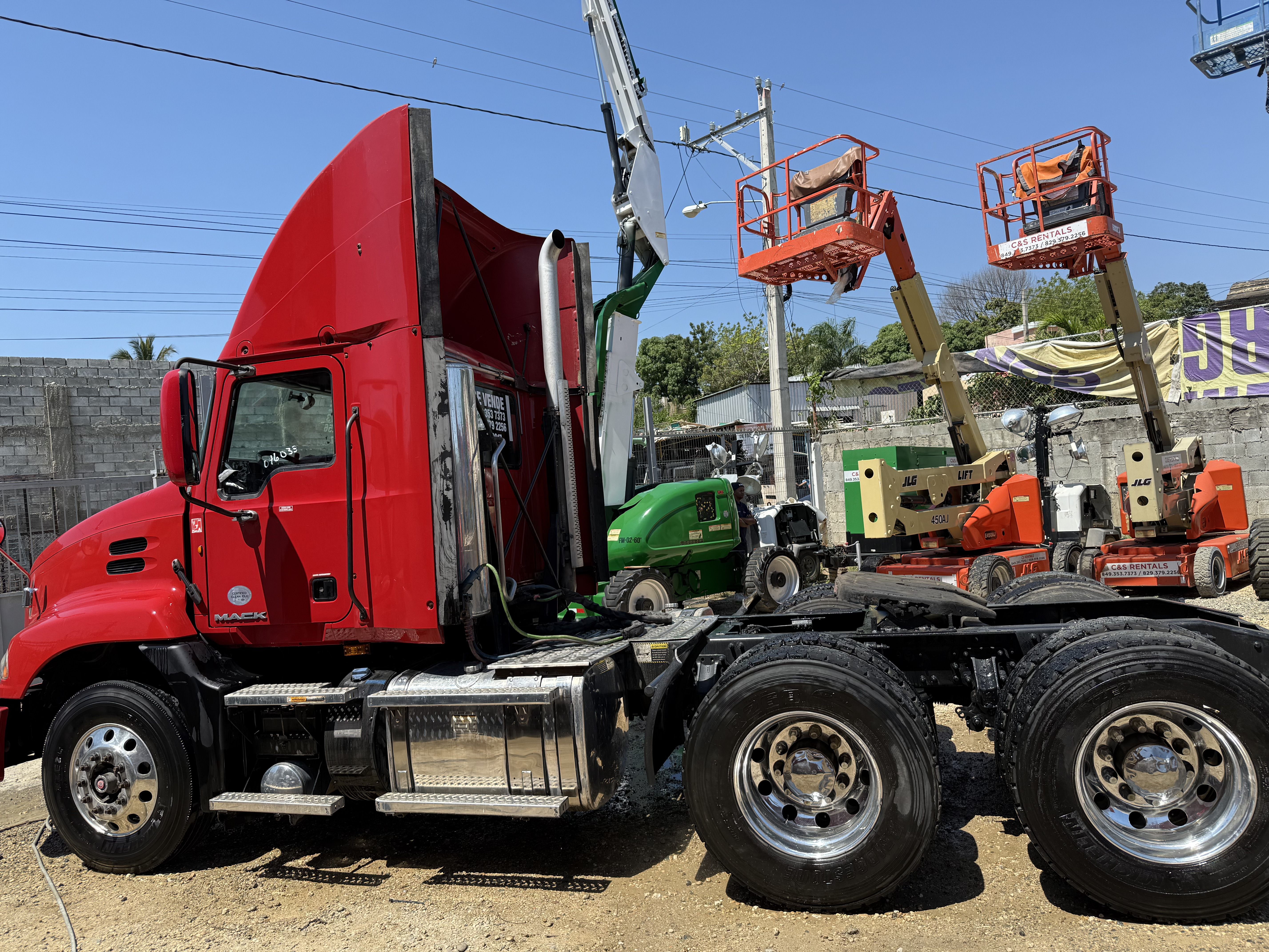 MACK PINNACLE 2017 Foto 7280632-3.jpg