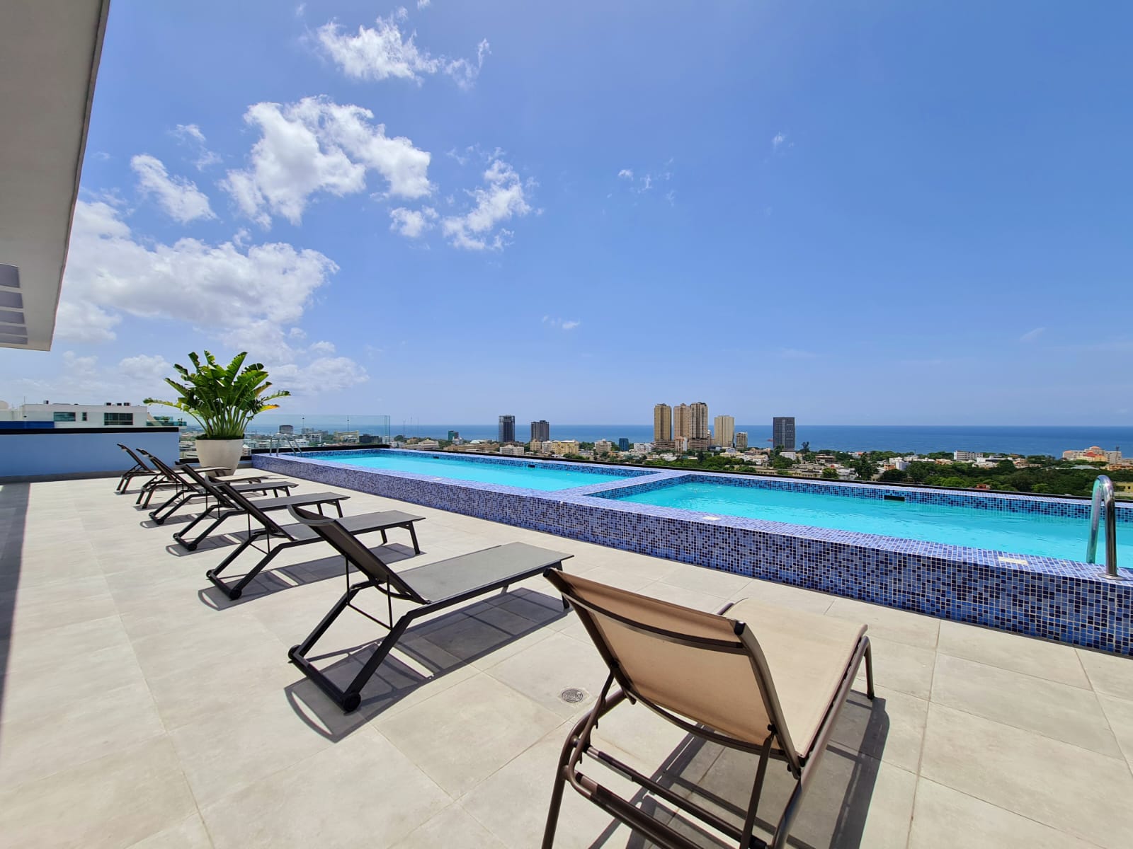  LA ESPERILLA – Santo Domingo  Apartamento Luxury totalmente amueblado Foto 7281142-4.jpg
