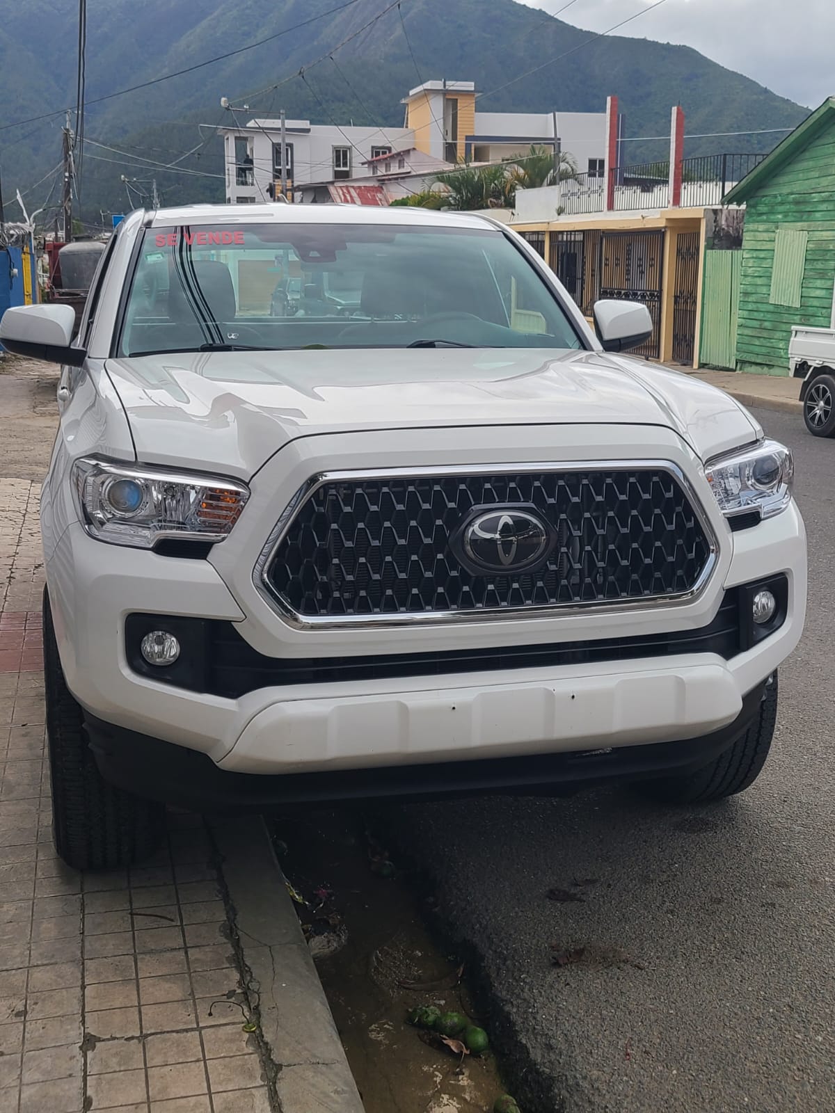Toyota tacoma 4x4  en constanza  en La Vega Foto 7281703-11.jpg