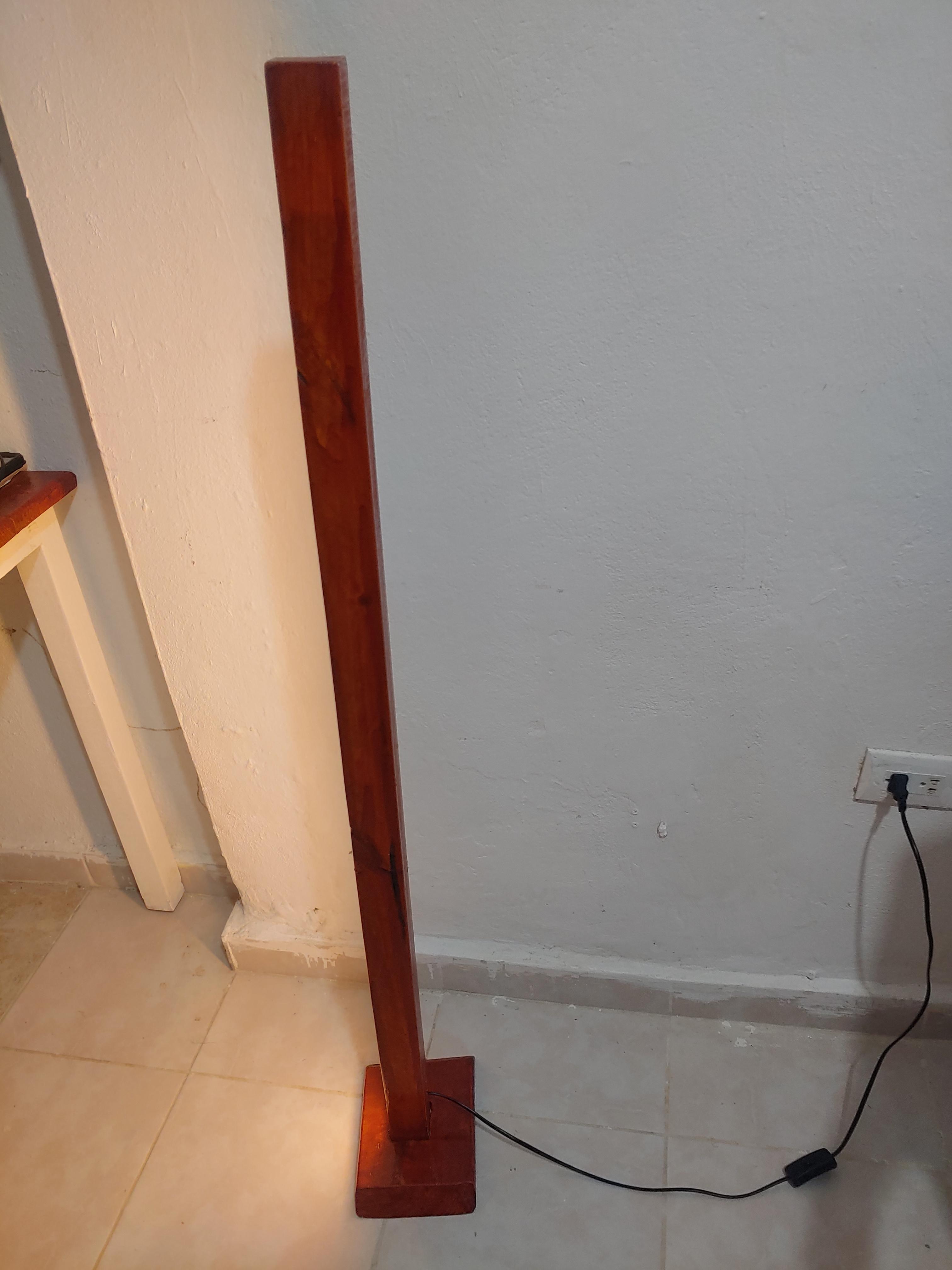 Lampara minimalista en madera en Santo Domingo Este Foto 7282477-3.jpg