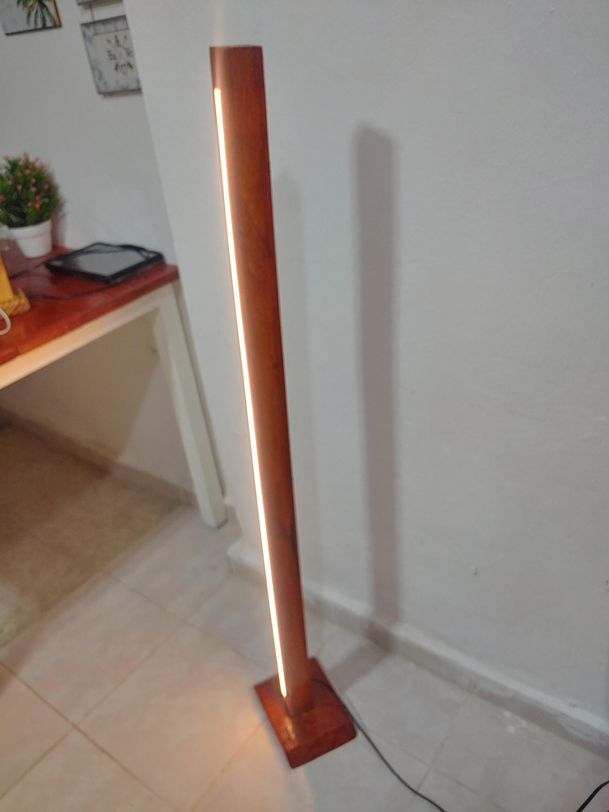 Lampara minimalista en madera en Santo Domingo Este Foto 7282477-5.jpg