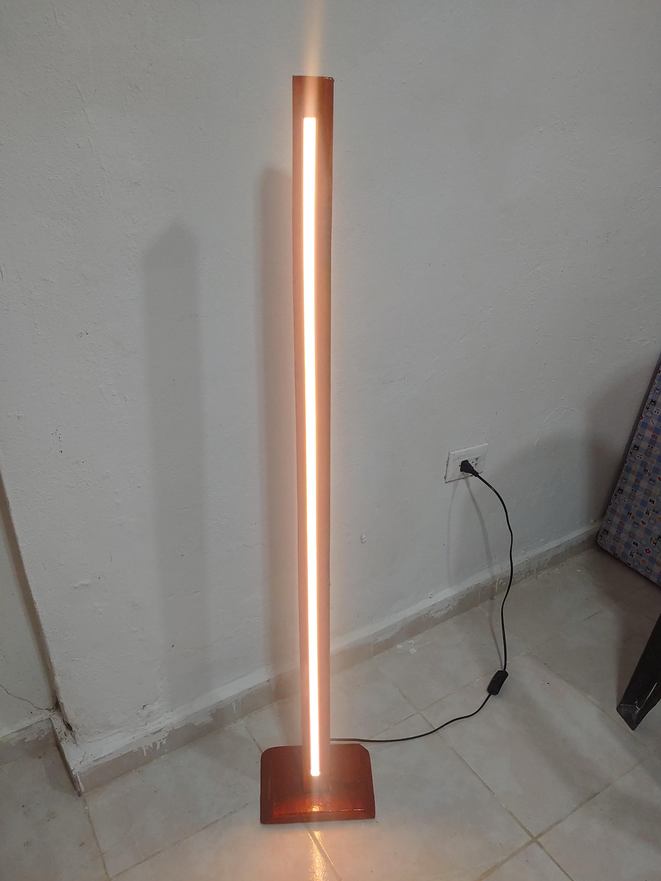 Lampara minimalista en madera en Santo Domingo Este Foto 7282477-6.jpg