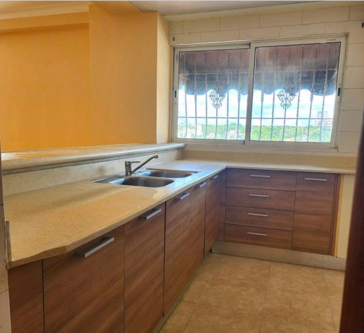 SE VENDE AMPLIO APARTAMENTO a TIPO PH  CON VISTA AL MAR EN AVENIDA IND Foto 7283858-5.jpg
